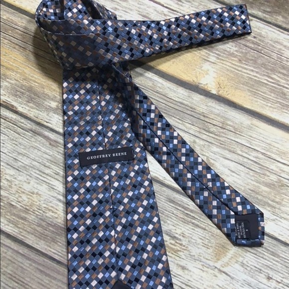 Geoffrey Beene Silk Tie - Picture 3 of 3
